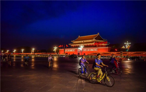 北京市夜景景觀照明開啟的天安門廣場